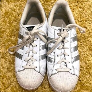 Womens Adidas Superstar sz 8